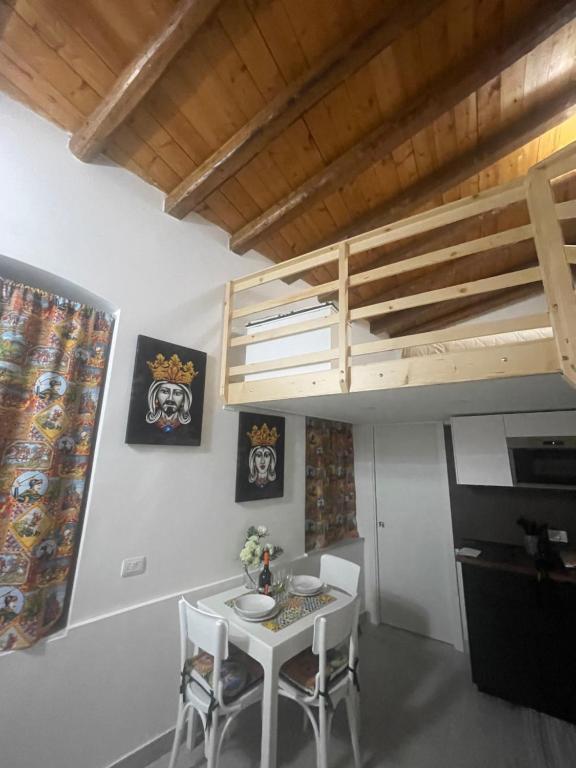 mega house catania
